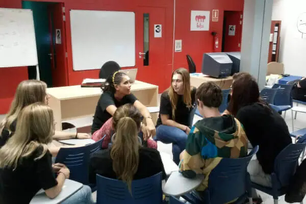 Timeline 2012 - Coordinador Motion Graphics - Digital Strategy